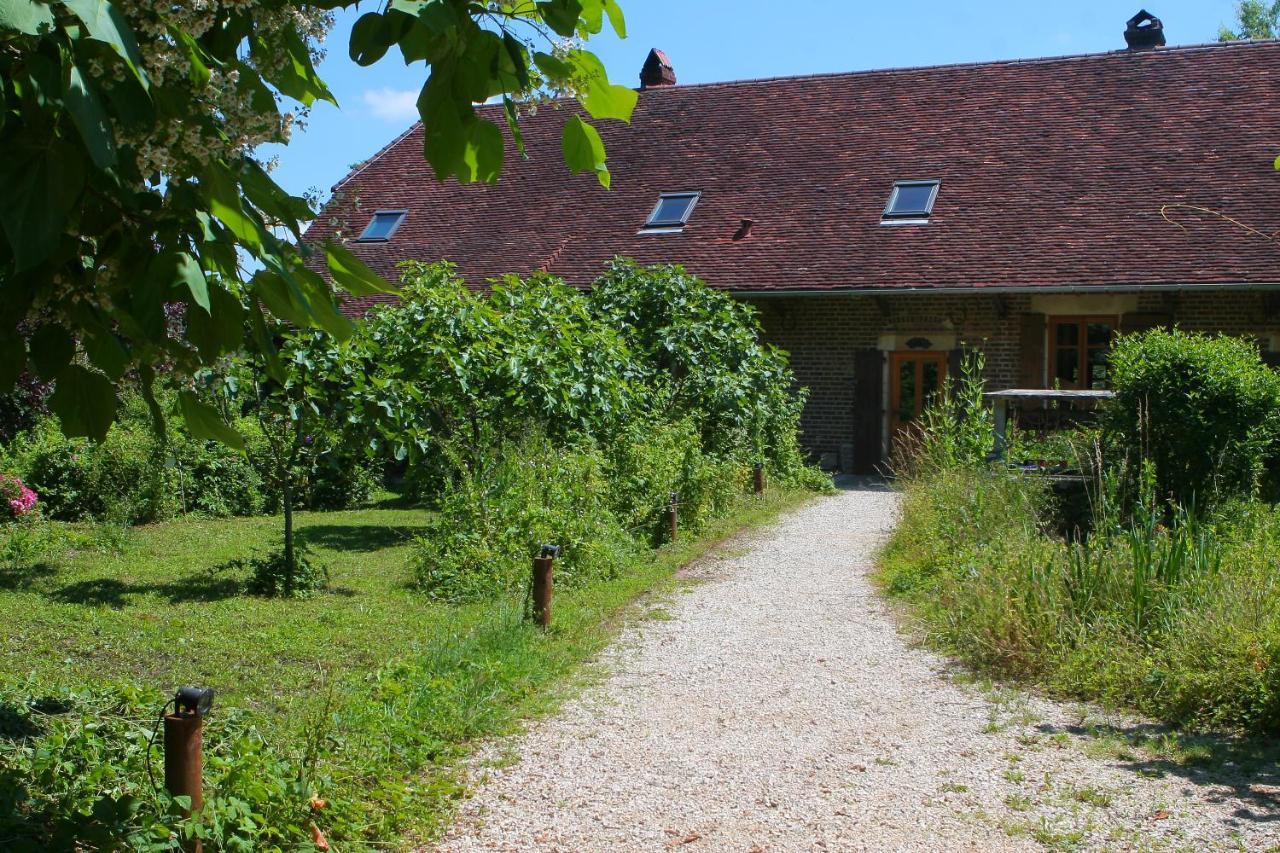 Ecolieu Le Chant Du Temps Bed & Breakfast Saint-Usuge Eksteriør bilde